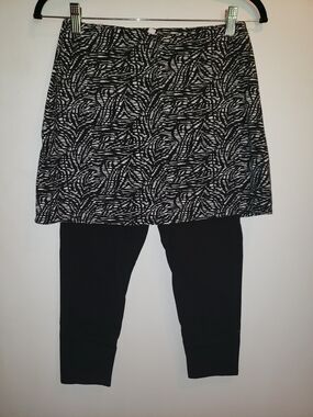 Legacy Abstact Skirted Leggings Skort Capri